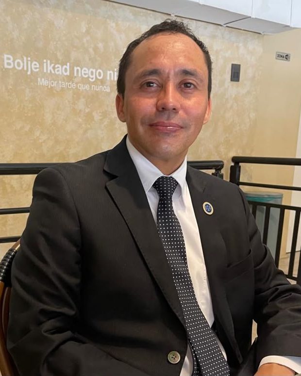 Carlos Morales González, notario público interino de la Cuarta Notaría de Copiapó